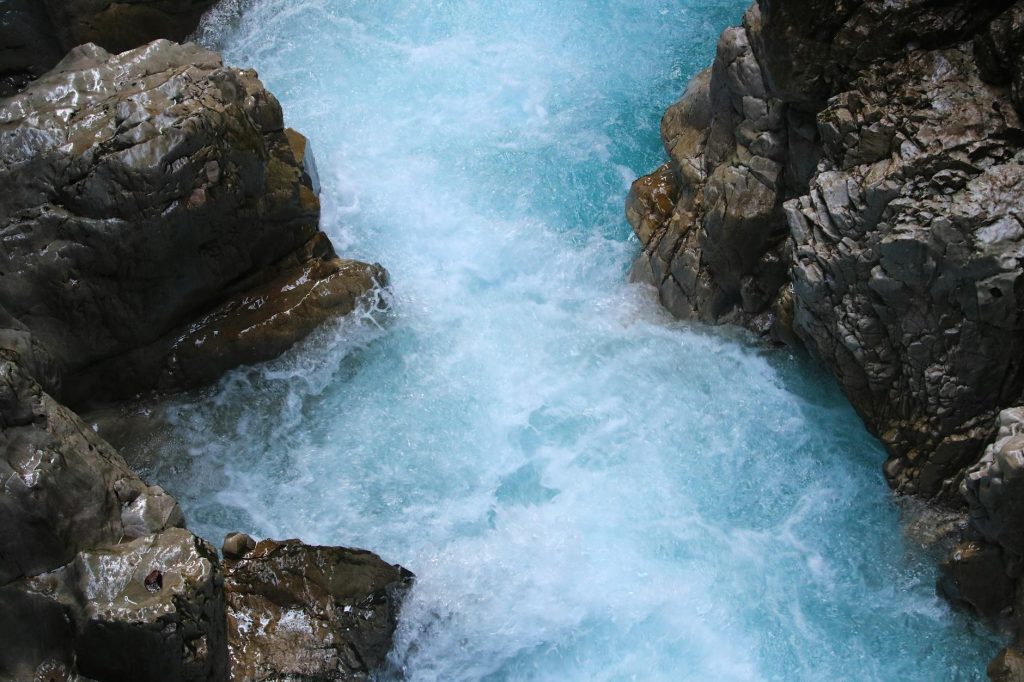Uphill Water Flow Geology